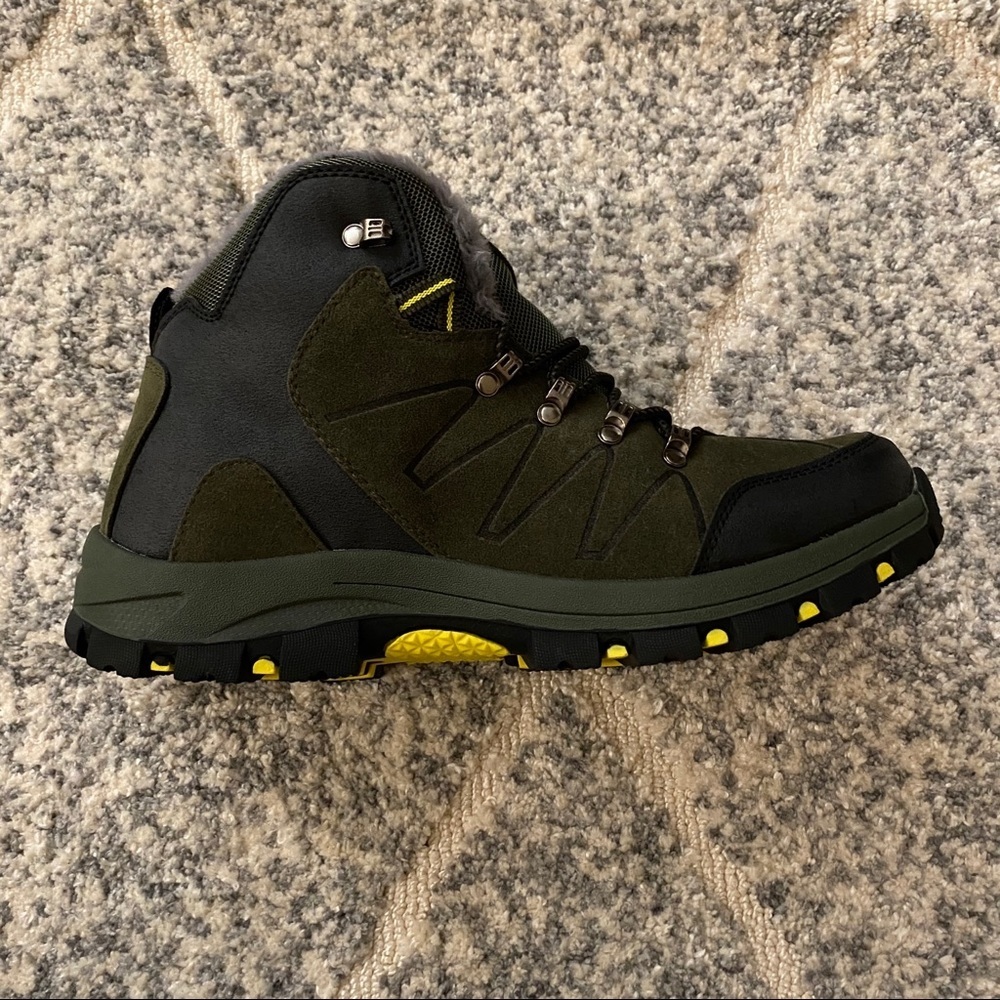 NWOB Snow Boots / Hiking Boots for Men - Picture 2 of 6